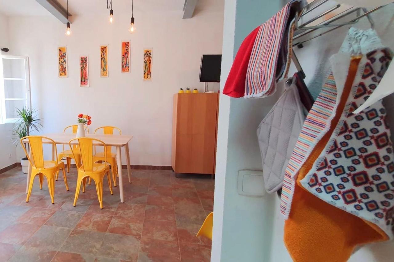 Lovelystay - Yellow Submarine House Lagos Exterior photo